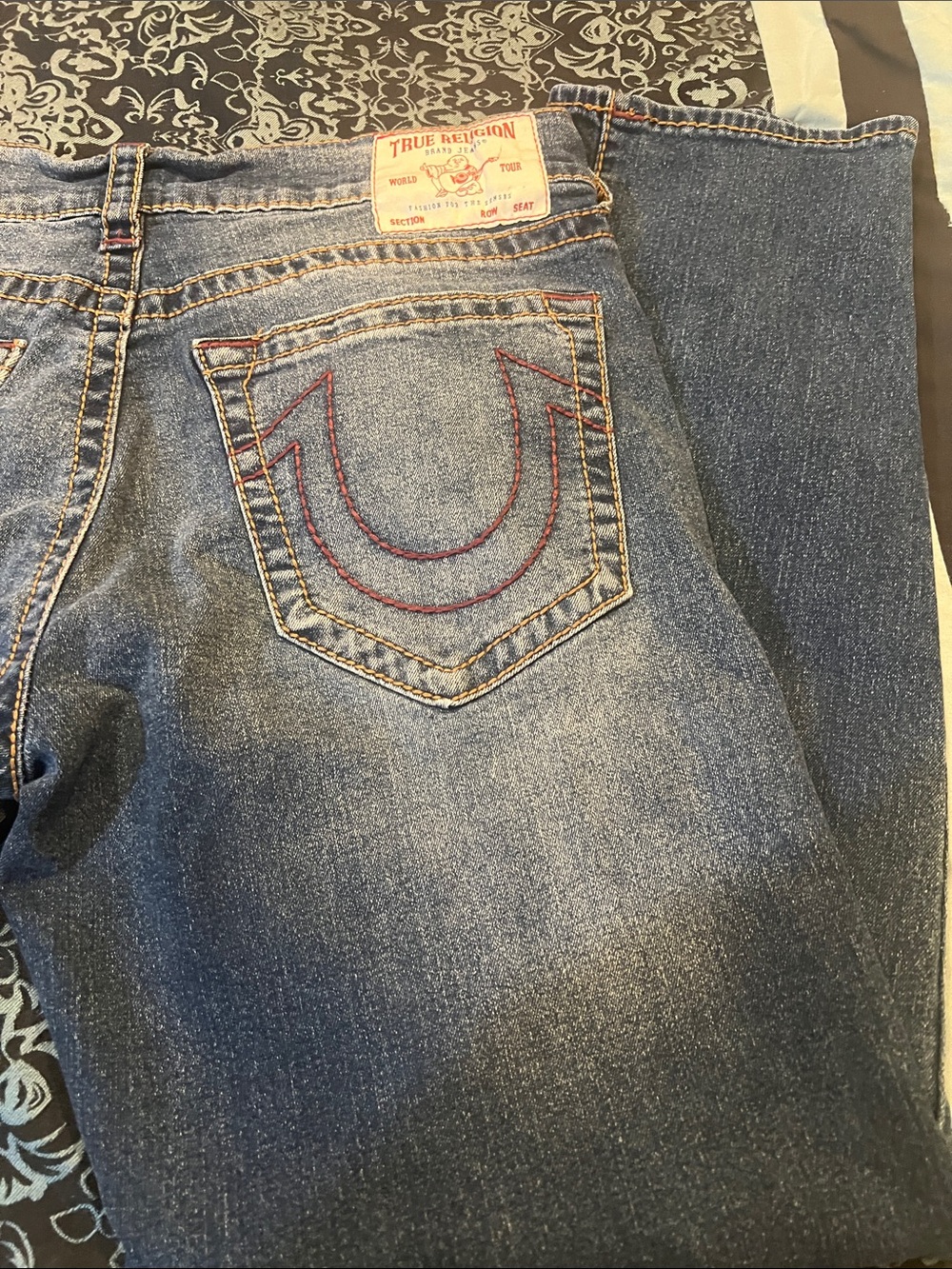 True Religion Men's Skinny Jeans in Dark Blue Denim with Contrast Stitching - Picture 8 of 9